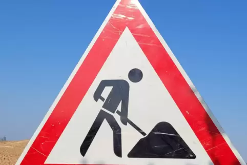 Baustellen: Sie kosten und dauern. Baustellen: Sie kosten und dauern.