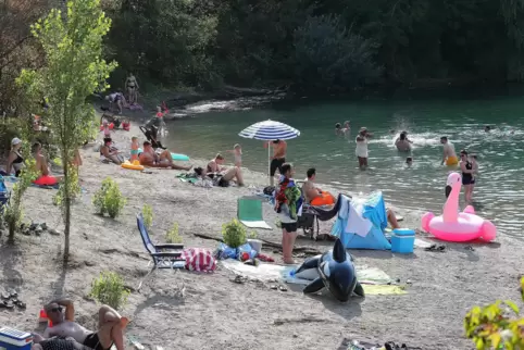 Baden am Binsfeld: Vergnügen für Jung und Alt. Baden am Binsfeld: Vergnügen für Jung und Alt.