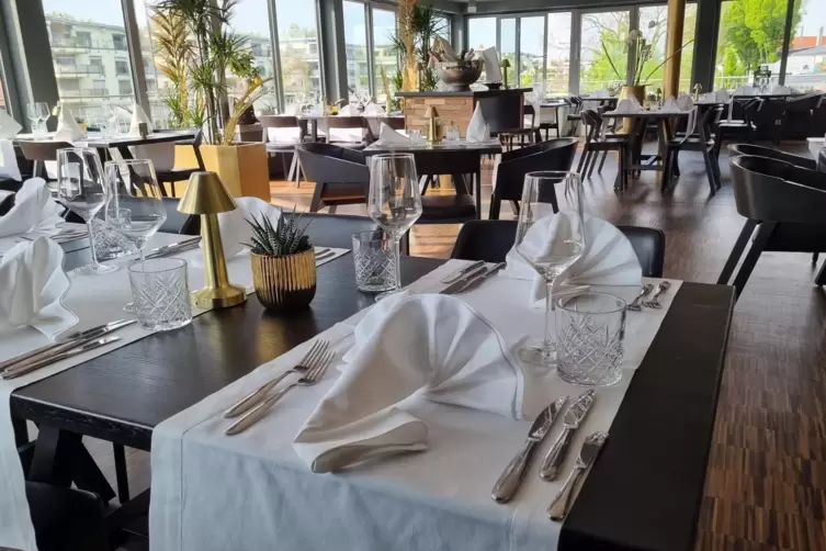 Restaurant mit Ausblick: das „neue“ Rays am Yachthafen.