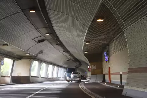 Der vierspurige Ausbau der B10 rückt immer näher an den Flaschenhals der Tunnel bei Annweiler heran. 