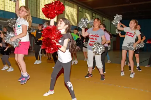 Über 40 Teilnehmer verzeichnet das Training der neu gegründeten „Inclusion Cheer" des TVP.