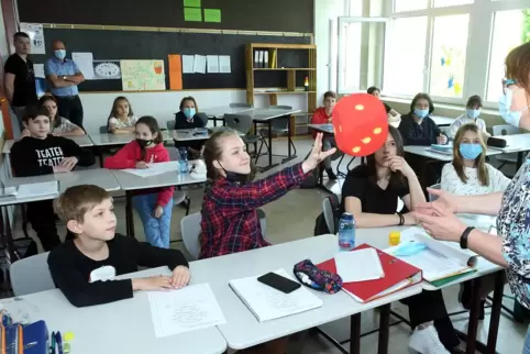 Deutschunterricht für Ukrainische Kinder in der Georg v. Neumeyer Schule.
