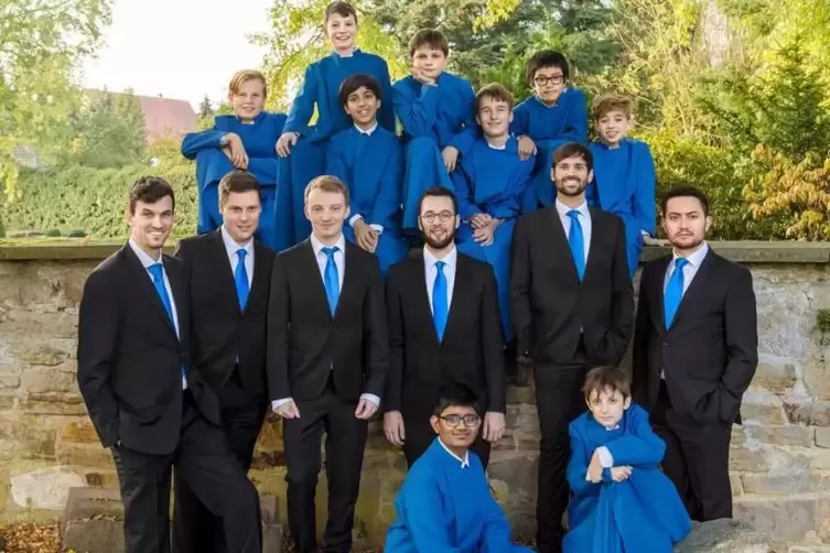 Neun Knaben des Trinity Boys Choir und das Ehemaligenensemble Cirrus Voices gehen zusammen auf Tournee. 