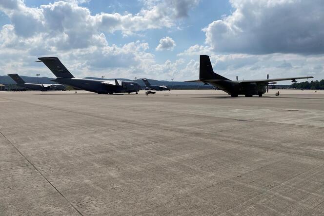 Transportmaschinen der US-Luftwaffe auf der Air Base Ramstein.