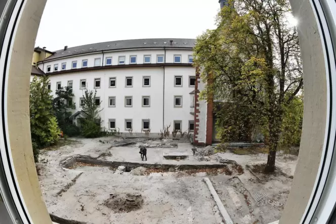 2018 lief noch alles korrekt: Archäologische Grabungen bei St. Ludwig belegen Klostermauern.