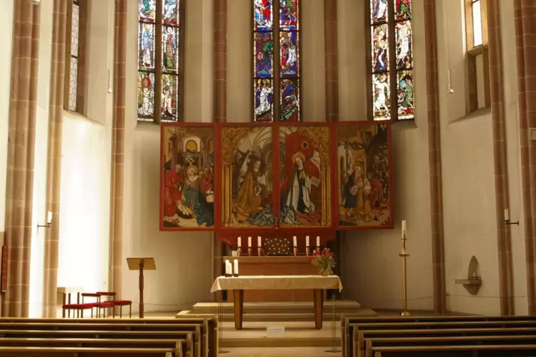 Früher für den Boßweiler Altar berühmt: Kirche St. Ludwig, inzwischen säkularisiert und teilweise ausgeräumt. 