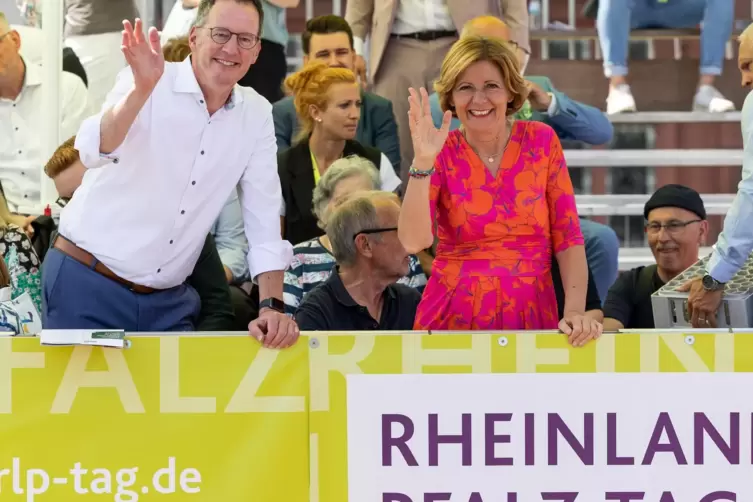 Malu Dreyer und der Mainzer Bürgermeister Michael Ebling (links) beim Festumzug.