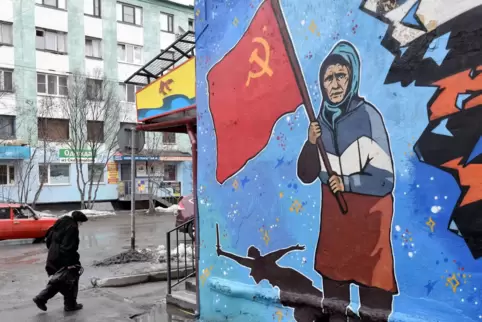 Auch in Murmansk, im hohen Norden gelegen, ist das Wandgemälde mit Anna Iwanowa zu sehen. 