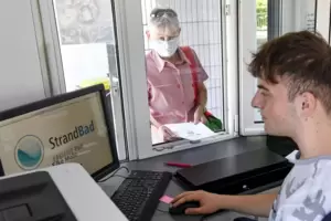An der Kasse ändert sich nichts: Die Eintrittspreise bleiben laut Betreiber im Vergleich zum Vorjahr unverändert.