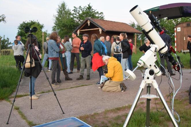 Am Sternenbeobachtungspunkt bei Rumbach konnten die Besucher einen Blick durch die Teleskope der Astronomischen Vereinigung Vord