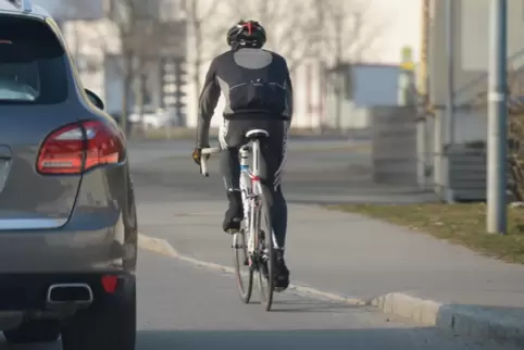 Der 42-jährige Radfahrer wurde von dem Autofahrer mehrfach beleidigt. 