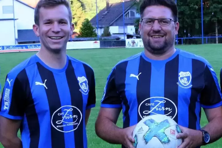 SVH-Coach Denis Jung (rechts) mit seinem Nachfolger, dem jetzigen Co-Spielertrainer Daniel Tretter.