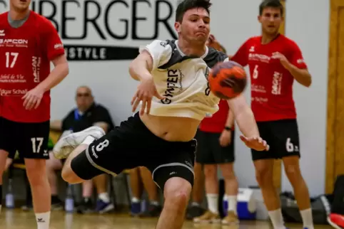 Die Dansenberger Verantwortlichen trauen Tobias Kurz mittelfristig den Sprung in Liga drei zu.