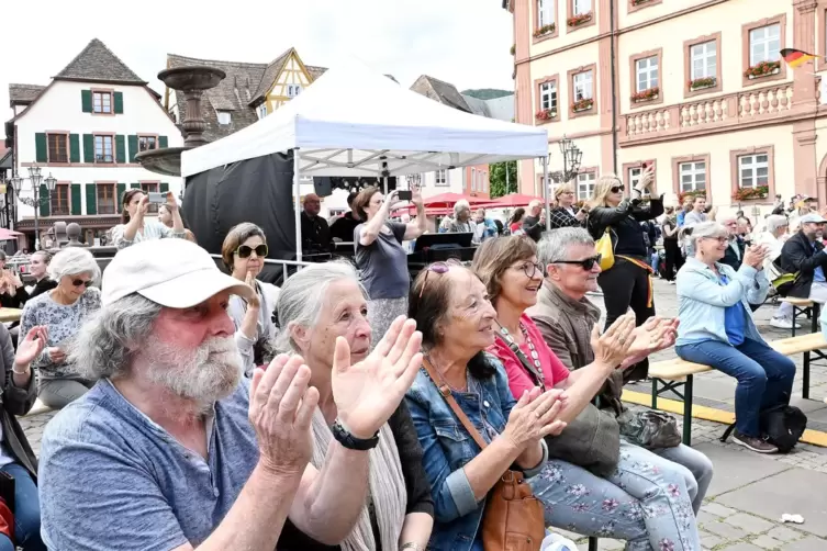 Live-Musik auf dem Marktplatz.