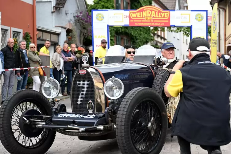 Daniel Zeller aus Hildesheim mit seinem Bugatti 37 A Baujahr 1928.