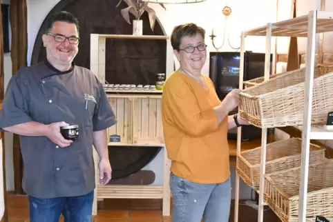 Harry und Corinna Kolley versorgen die Seebacher künftig mit Backwaren. 