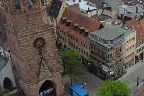 Die beiden Gebäude am Stiftsplatz: Im Eckhaus befand sich einst das Hotel Geist. 
