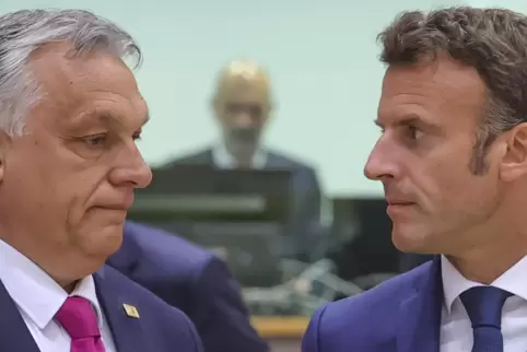 Schwierige Gespräche beim EU-Gipfel, hier Ungarns Premier Viktor Orbán (links) und Frankreichs Präsident Emmanuel Macron. 