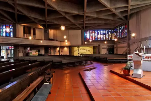 Die Kirchengemeinden laden für Pfingsmontag in die Kirche St. Thomas Morus nach Flomersheim.