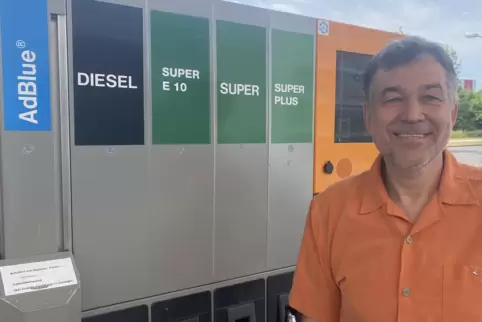 Rechnet mit sehr hohem Aufkommen, wenn die vorübergehende Steuerermäßigung für Kraftstoff greift: Tankstellen-Chef Jochen Ziehl. Rechnet mit sehr hohem Aufkommen, wenn die vorübergehende Steuerermäßigung für Kraftstoff greift: Tankstellen-Chef Jochen Ziehl.