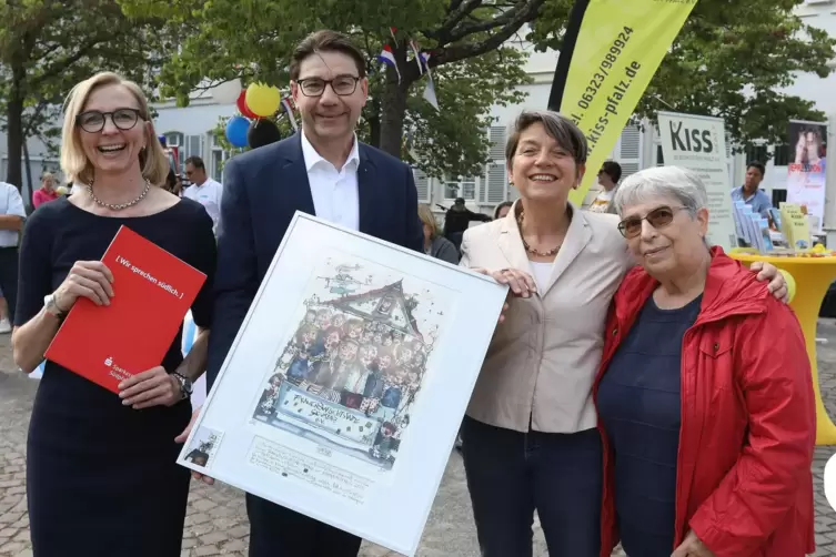 Ausgezeichnet: Dagmar Linnert, Christine Altstötter-Gleich und Elisabeth Morawietz (von links) erhalten für ihr Engagement den E