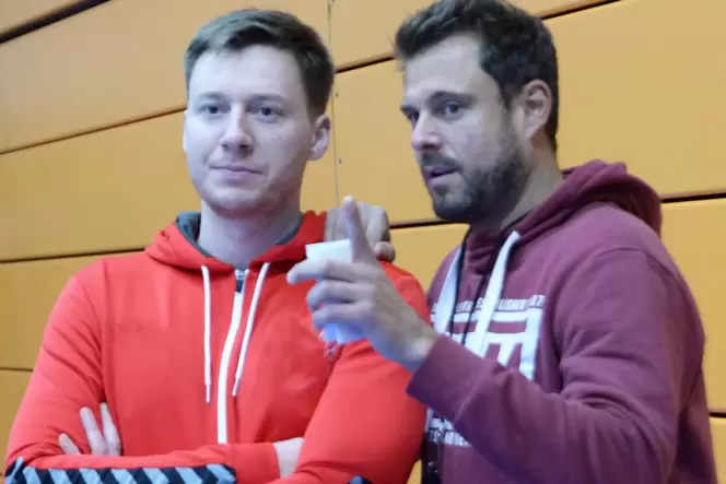 Philipp Rogawski (links) und Andreas Reckenthäler bleiben nicht als Trainerteam beim Drittligisten TSG Haßloch, obwohl sie sehr Philipp Rogawski (links) und Andreas Reckenthäler bleiben nicht als Trainerteam beim Drittligisten TSG Haßloch, obwohl sie sehr
