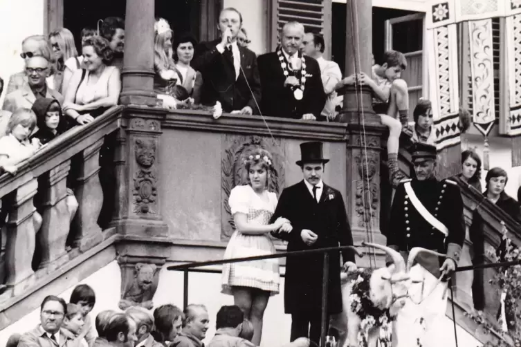 Ingrid und Ulrich Seelmann bei der Versteigerung 1972.