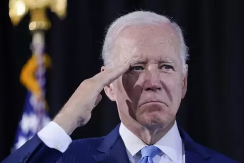 Die „New York Times“ fordert US-Präsident Joe Biden auf, dem ukrainischen Präsidenten Wolodymyr Selenskyj die Grenzen der amerik
