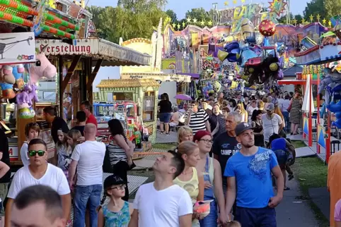 Ein Bild aus Vor-Corona-Zeiten. 2017 kamen tausende Besucher zum Webenheimer Bauernfest. Das erwartet der Veranstalter auch dies
