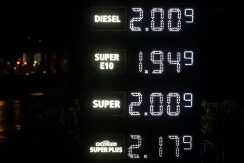 Hohe Preise an den Tankstellen: Im Visier mancher Politiker sind die Mineralölkonzerne. 