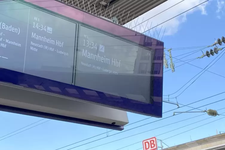 Das wird sehr eng werden: Im RE 1 um 14.34 Uhr ab Kaiserslautern fehlt ein Zugteil. 