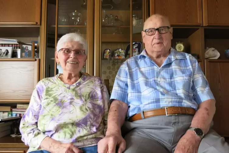 Zufrieden mit ihrem Leben und ihrer Liebe: Gerda und Günter Klehr sind heute 65 Jahre verheiratet. 