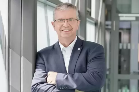Der Präsident der Hochschule Kaiserslautern, Hans-Joachim Schmidt, wurde Anfang Juni im Amt bestätigt.