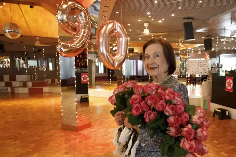 Sie ist noch keine alte Frau, betont die 90-jährige Erika Schneider. 