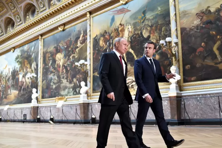 Emmanuel Macron (rechts) und Wladimir Putin im Mai 2017 in Schloss Versailles.