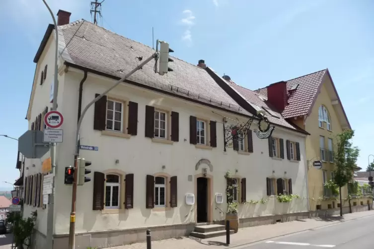 Das Gasthaus in der Weinstraße 22 in Herxheim am Berg ist ab sofort wieder immer dienstags bis sonntags geöffnet. 