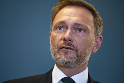 Bundesfinanzminister Christian Lindner lehnt eine Übergewinnsteuer strikt ab. Die Gewerkschaft Verdi wünscht ihm einen „Weckruf“