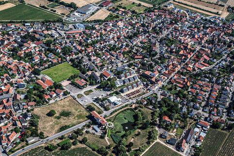 Bei diesem Luftbild ist von Bockenheim mehr zu sehen als beim Rätselfoto: Heute leben etwa 2300 Einwohner in der nördlichsten Ge