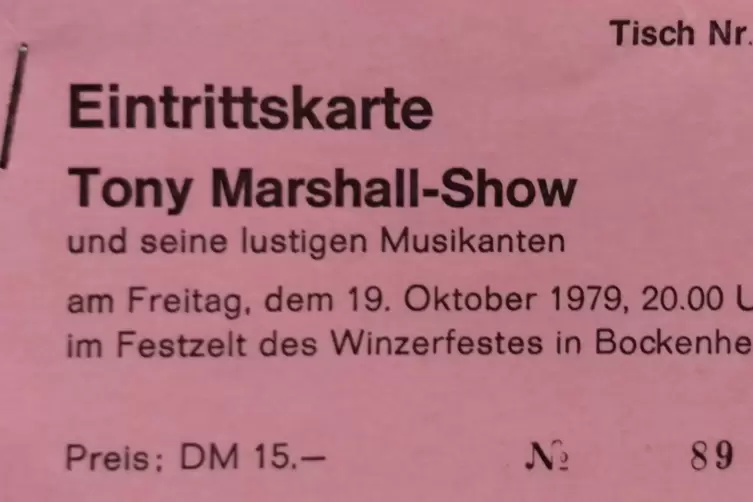 Nicht nur für die damalige Weingräfin Sieglinde unvergesslich: der Auftritt von Tony Marshall beim Winzerfest vor 43 Jahren.