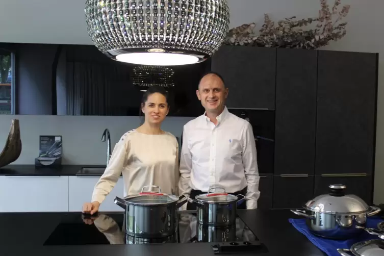 Fatih und &Ouml;zlem Durmus f&uuml;hren das Gesch&auml;ft gemeinsam. 