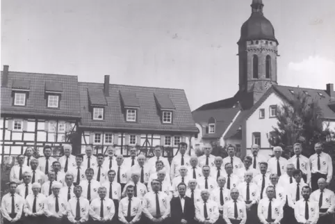 50-Jahr-Feier 1996. In der Mitte der frühere Chorleiter Winfried Quarz.