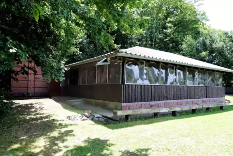 Das Holz der Göcklinger Hütte hat einen neuen Anstrich erhalten. 