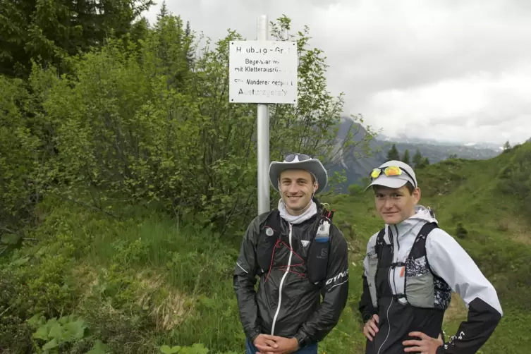 Die Trailrunner (Gel&auml;ndel&auml;ufer) Nick Seifert (l) und Timon G&uuml;nther 