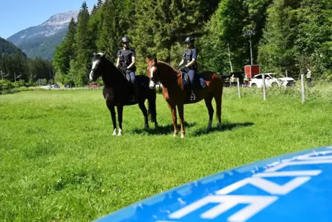 Berittene Bundespolizei kontrolliert bereits sogar Wanderwege. 