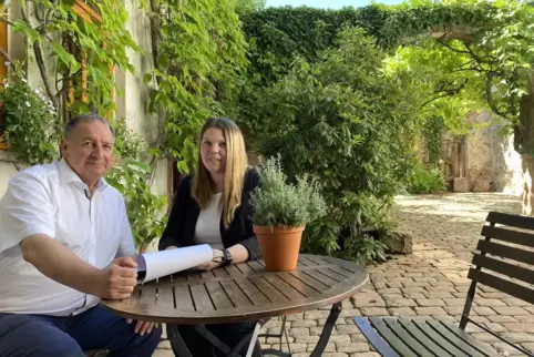 Falk-Joachim Seidel ist Geschäftsführer der Rhodter Adler GmbH, seine Stieftochter Lisa Soltmann managt den Hotel- und Restauran