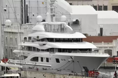 Die russische Feudal-Jacht „Valerie“ im März im Hafen von Barcelona. 