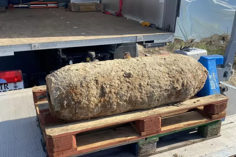 Die Weltkriegsbombe wurde abtransportiert und wird nun zerlegt.