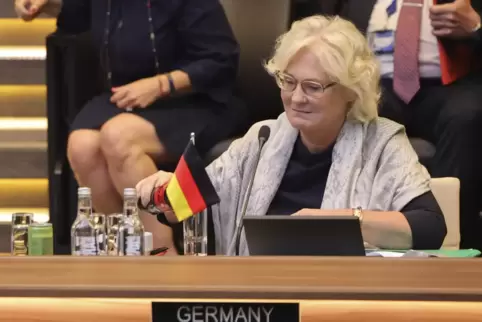  Verteidigungsministerin Christine Lambrecht ( SPD) im Nato-Hauptquartier in Brüssel. 