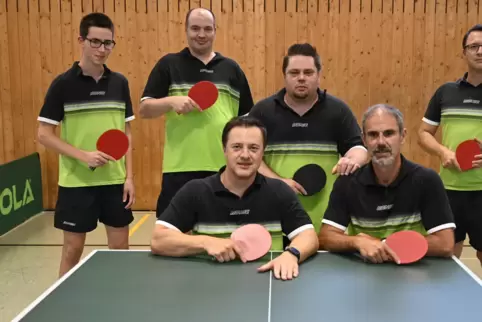 In die Bezirksliga: von links Patrick Hecker, Mario Schneller, Alexander Sachs, Marco Müller, Aram Jaberg, David Sachs. Es fehlt