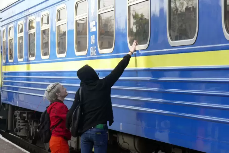 Abschied in Odessa: ein Zug fährt nach Polen.